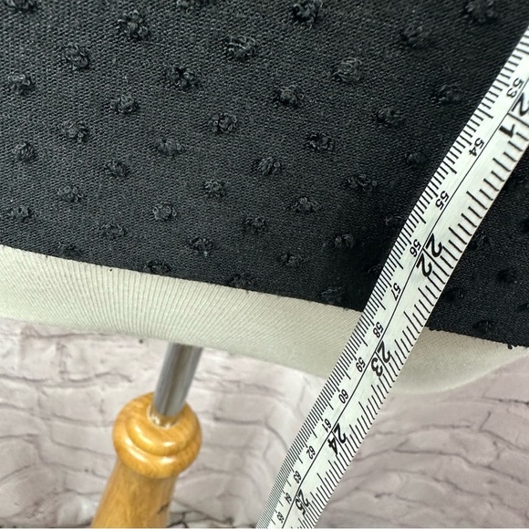 Talbots Black  swiss dot Textured Blouse sz L pleated neckline cap sleeve - Picture 4 of 8